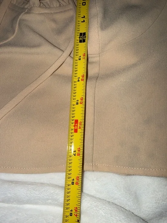 Forever 21 Nude Beigey Cutout Ruffle-Trim Long Sleeve Crop Top - Picture 5 of 6